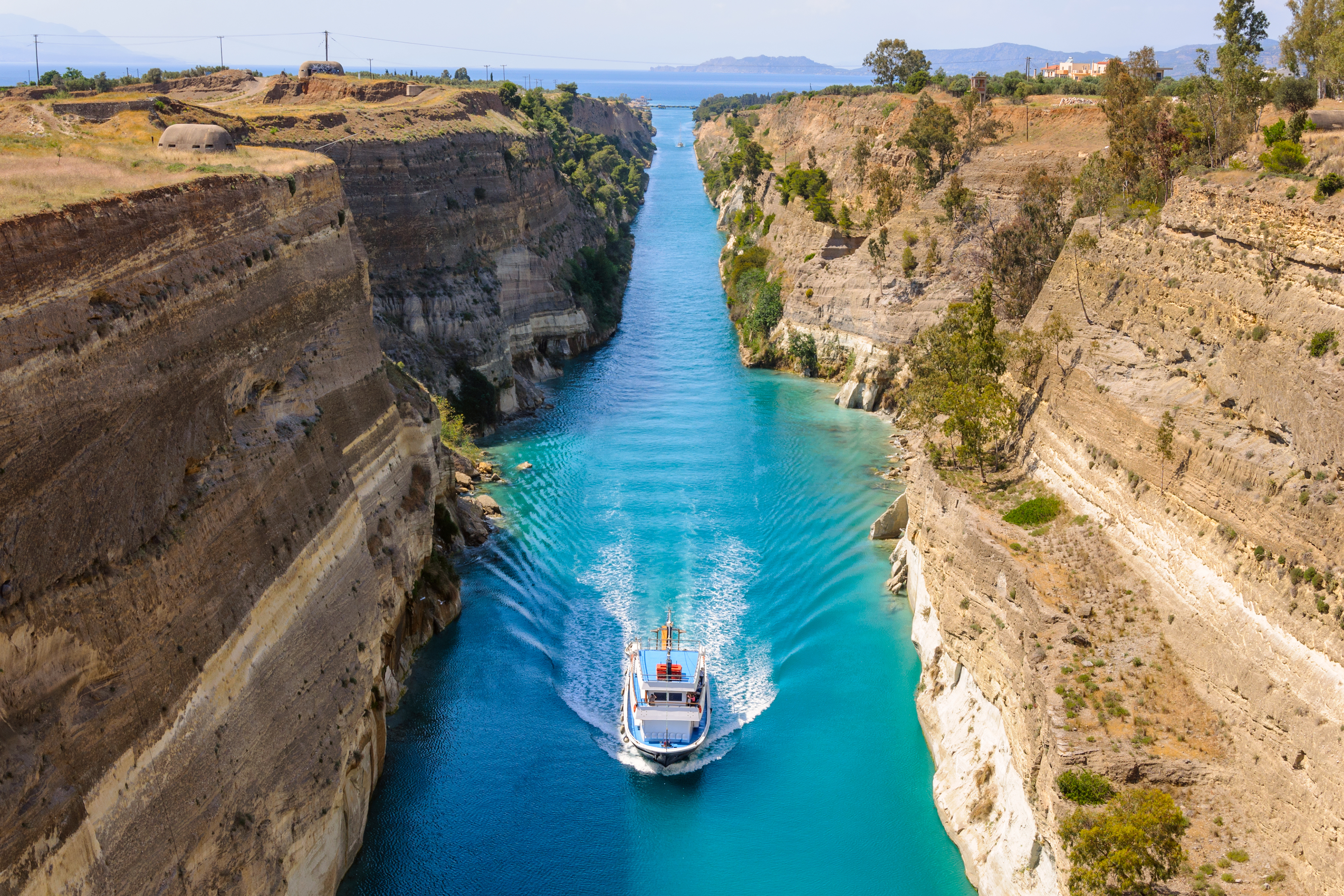 Большие реки греции. Коринф Греция. Коринф, Пелопоннес. Коринфский канал. Коринфский канал в Греции.